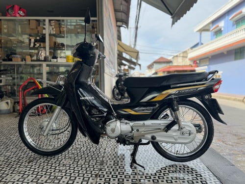 HONDA DREAM 2021 95% ម៉ាសុីនស្អាត