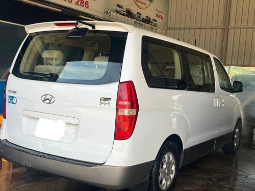 HYUNDAI H1 2013 For Rent /出租