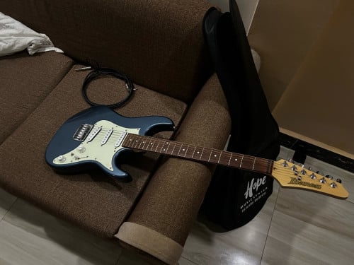 Ibanez AZES31 Electric Guitar + Soft Case and Cable