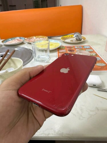 IPhone SE3 Scan 64G សំនុំបែកកែងក្រោមស្ទើរតួរថ្មនៅ 87% លក់ 105$