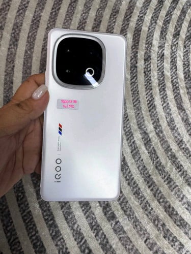 IQoo 13 16G 512G 99%White 529$