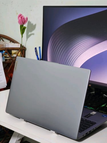 Lenovo IdeaPad Slim 3 DDR5 នៅស្អាតថ្មី 99% លក់ធូរៗ