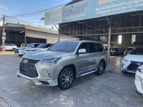 Lexus LX 570 Super Sport Full Options 2018 Specs Arabម្ចាស់ដើមទិញថ្មីខ្លាញ់គោ តម្លៃពិសេស