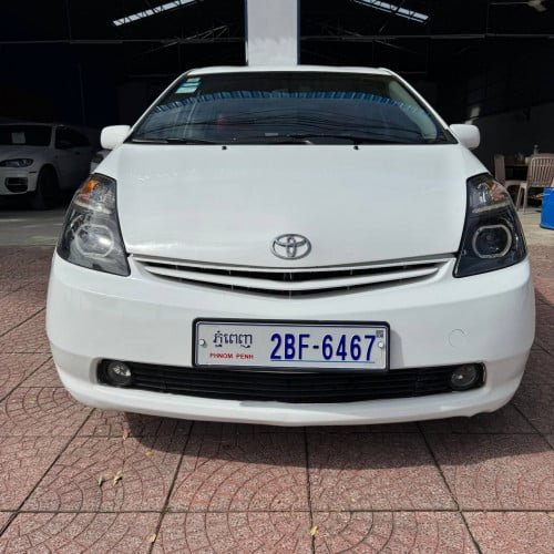 Prius 2004 | Half Full | $9.300