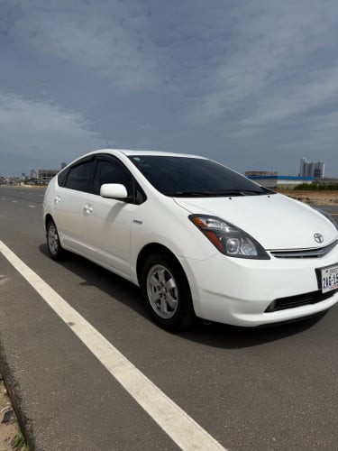 Prius 2006 full ក្នុងលឿង