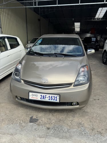 Prius 2006 H/Full ក្នុង​លឿង​ តំលៃ​$9100 ចរចា​