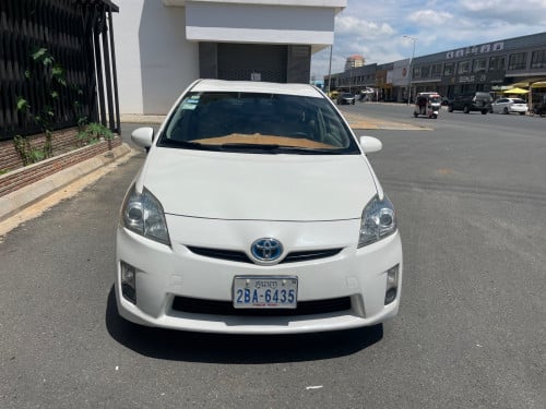 Prius year 2010, option 3 ខាងក្នុងលឿង