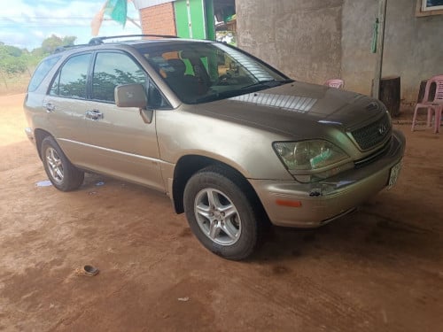 RX 300 2002 ប៉ុងមួយ​ coach