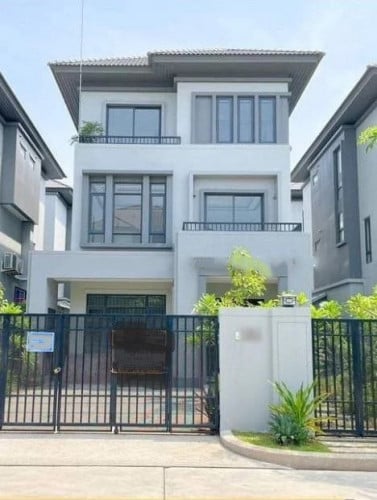 Stunning Queen Villa for Sale near AEON 3