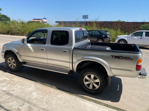 Tacoma 2003 V6 ប៉ុង 1