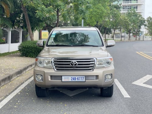 TOYOTA LAND CRUISER
