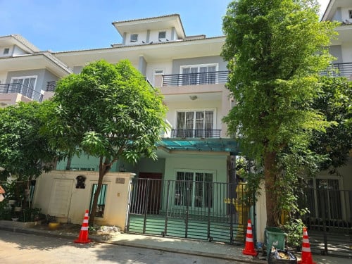 Twin villa for rent very urgent