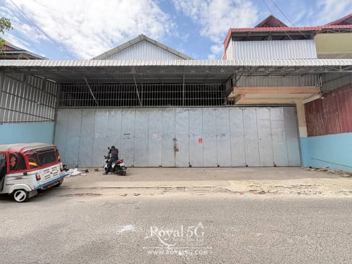 ឃ្លាំងសម្រាប់ជួលភូមិទ្រា ស្ទឹងមានជ័យ