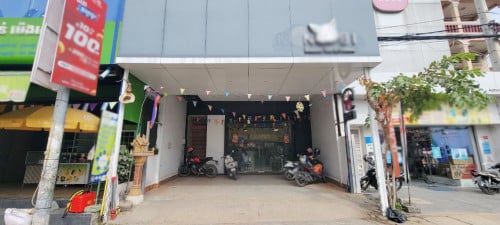 ហាងកាហ្វេសេងនៅតាខ្មៅ