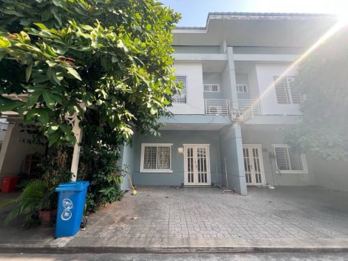 វីឡាកូនកាត់ សម្រាប់ជួល នៅបុរីប៉េងហួត បឹងស្នោរ