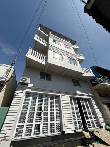 នៅជិត​ពេទ្យ​រុស្ស៊ី​ ផ្សារចំរេីនផល