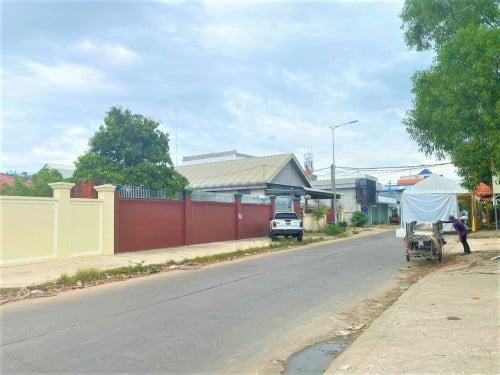 ដីលក់ភូមិដីថ្មី, សង្កាត់គោកឃ្លាង, ខណ្ឌសែនសុខ, ភ្នំពេញ