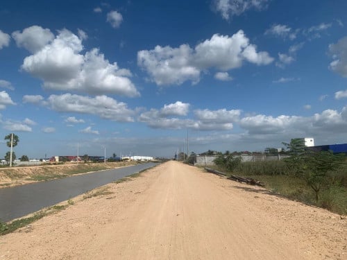 ដីលក់ចុះ១៥០ម ពីផ្លូវជាតិលេខ៣ ជាប់ប្រឡាយ៥០ម ពងទឹក​ ដង្កោ​ ភ្នំពេញ​