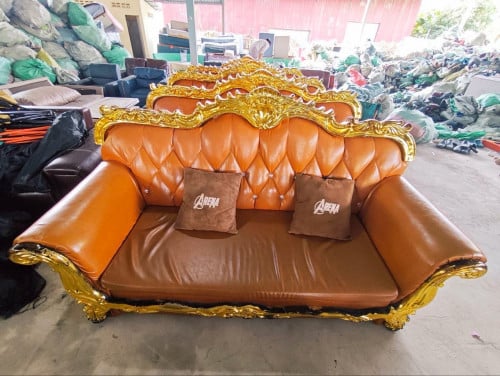 សាឡុងខារ៉ាអូខេទេីបតែកាត់បានថ្មីៗក្តៅៗ