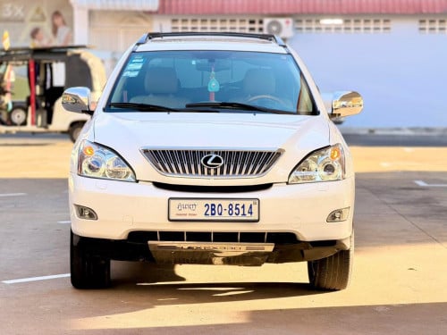 ឡានលក់ថ្មីណាស់​