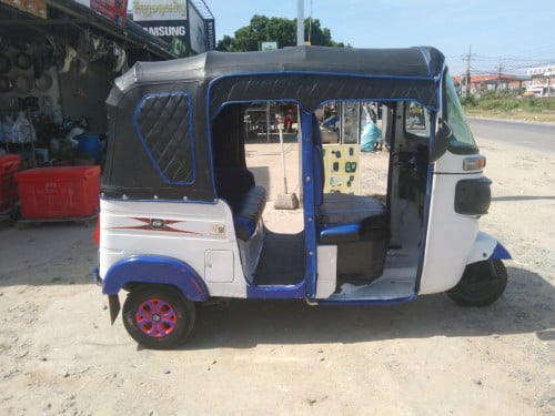 កង់បីលក់ 019 នៅស្អាតម៉ាស៊ីនតាន់ទើបតែទិញបាន 3 ខែចង់លក់វិញ។ តម្លៃ 1680.ចចារបាន ។