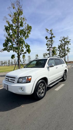 ឡានលក់ម្ចាស់ផ្ទាល់ ឆ្នាំ05 ម៉ាសុីន4 ប៉ុង1ក្នុងលឿង កៅអីចុច ដំបូលបើក ️ទឹកថ្នាំហ្សុីន1ជុំអត់ច្រេស100%