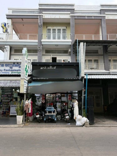 ផ្ទះអាជីវកម្មផ្លូវមេនៅ ចំការដូង1 លក់បន្ទាន់តម្លៃល្អណាស់ 17xxxx$