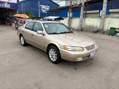 ឆ្នាំខ្ពស់បំផុត​ 1999 XLE កម្រនៅមានស្អាតដូចឡាននេះណាស់