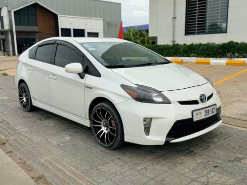 ចង់លក់ឆ្នាំ2012 options 2 លក់ 16500$ ចរចារ