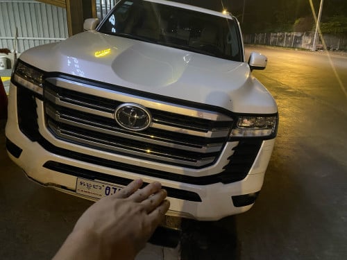 新到：22年丰田陆地巡洋舰，