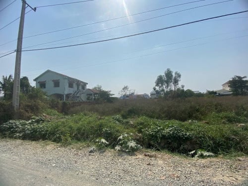 ដីលក់ស្របផ្លូវ3ជ្រុងជិតបុរីពិភពថ្មីឈូកវ៉ា3 កាកាប២​ ពោធិ៍សែនជ័យ​ ភ្នំពេញ