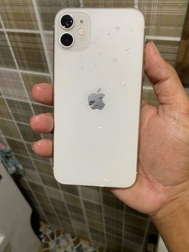 លក់iPhone 11 សាណុំសុីន ណែនថតក្នុងទឹកបាន នៅស្អាត98 99%