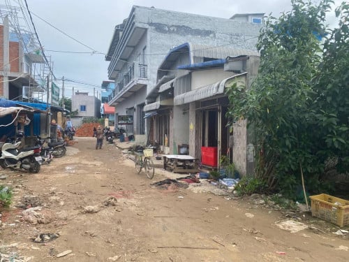 ដីបន្ទប់ជួល លក់ប្រញ៉ាប់ /Land For Sale៖ Price: $180,000 (មានចំណូលពីការជួលបន្ទប់ប្រហែល $690/ខែ)