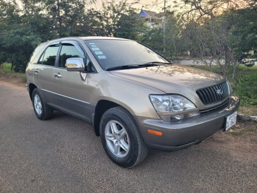 ឡានលក់ Lexus 1999 ប៉ុង2 ប្រភេទឡានស្អាត