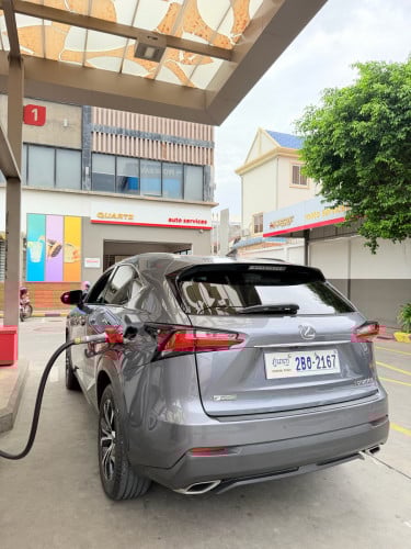 លក់Nx 200t f-sport p2ប៊ូតុង5ម្ចាស់ផ្ទាល់