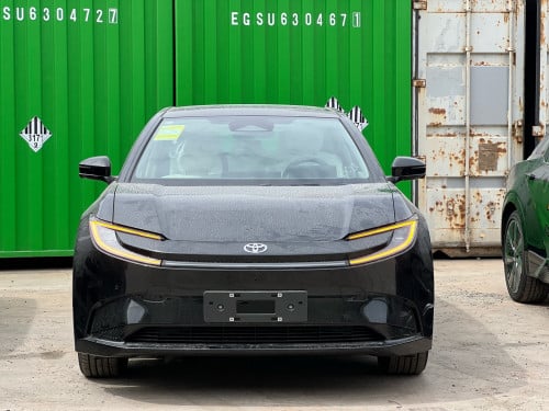 កាត់ស្ព័រ ពណ៌ខ្មៅក្នុងក្រៅអំណាច Toyota bz5 pro 630km តម្លៃត្រឹមតែ 35500$ 💥