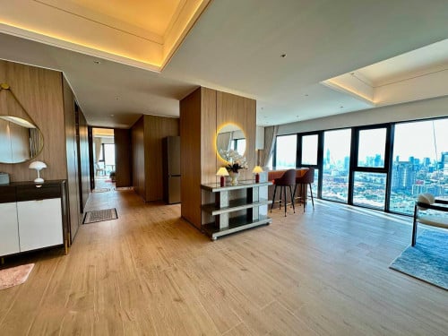 📍 Vue Aston Luxury Penthouse | For Rent