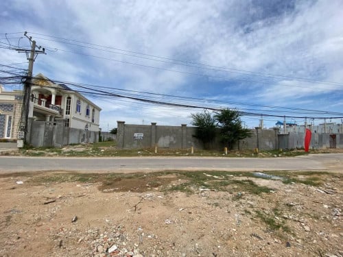 📣ដីលក់ជាប់បុរី PSH ភូមិព្រៃធំ សង្កាត់ព្រៃស ខណ្ឌដង្កោ