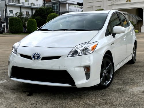 ស្តុកថ្មី រៀបចំហើយ១០០%🥇 Prius 2013 Persona Series យ៉ាន់17 ស្បែកសុីន ថ្នេរក្រហម