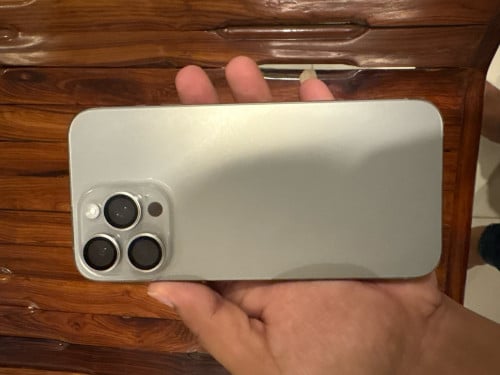 15 pro max Za sim 2 ស្អាត 99% នៅសំណុំហ្សុីន