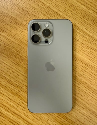 99% iPhone 15 Pro Max 256GB LL natural titanium សុំនុំស៊ីន