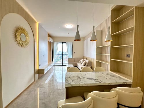 Beautiful decore 2bedroom at pinnacle for rent