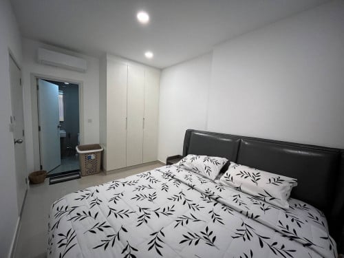 Condo sale urgent at Parkland