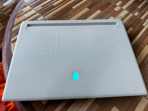 Dell Alienware X17 R1