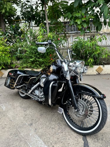 Harley Davidson Road King ពន្ធពេញឆ្នាំម៉ូតូស្អាត