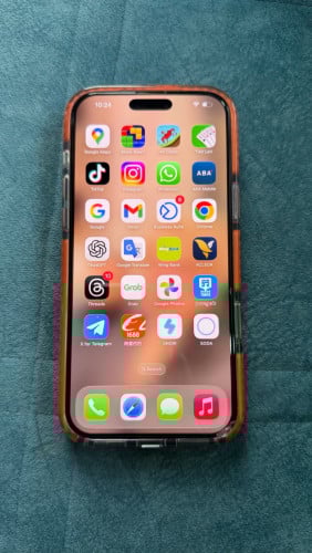 I phone 16 pro max bypass 256G ស្អាត99% ថ្ម100