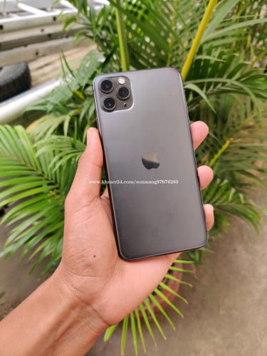 iPhone 11Pro Max សានុំសុីន 97%លក់ឬដូរ