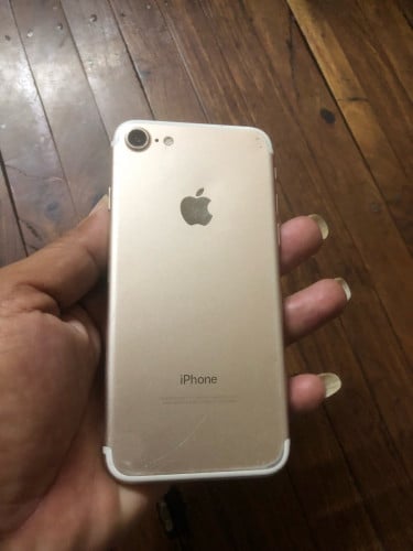 iPhone 7 អត់មានជាប់អី ទេ ៣២ជី