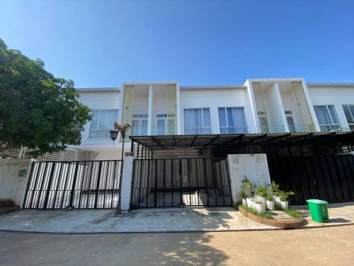 Link Villa LH1 for rent Borey The Flora 6A    -វីឡាកូនកាត់ LH1 សម្រាប់ជួល បុរី ឌឹផ្លរ៉ា