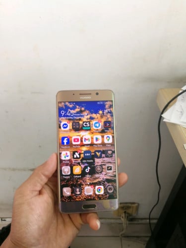 Mate 9 Pro Ram4 64g China Version អេក្រង់ដាននិងជាំដូចរូប ប្រើបានធម្មតាថ្មកាន់ កាំមេរ៉ាច្បាស់មុខក្រោយ